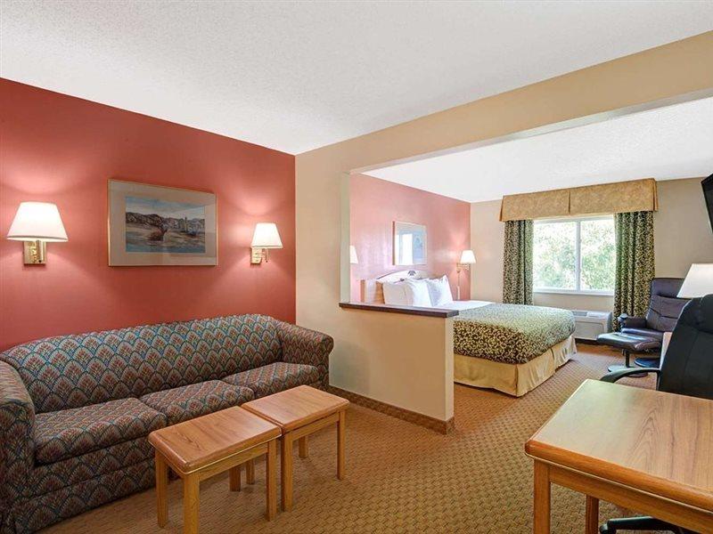 Days Inn & Suites By Wyndham Airport Albuquerque Exterior foto